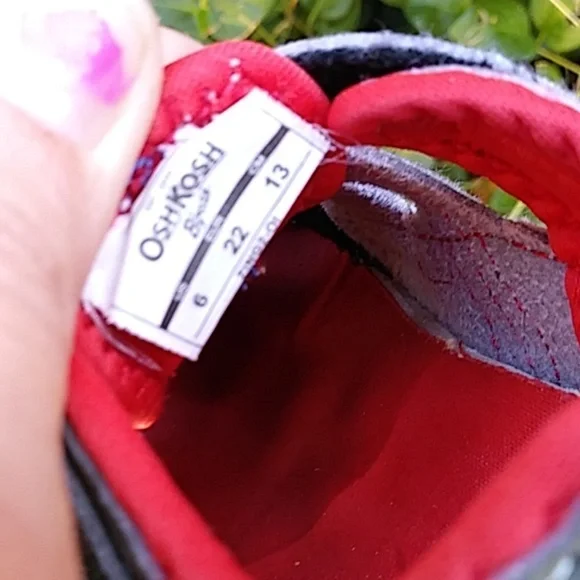 Size:6 OshKosh Closed Toe Shoes - Picture 5 of 6